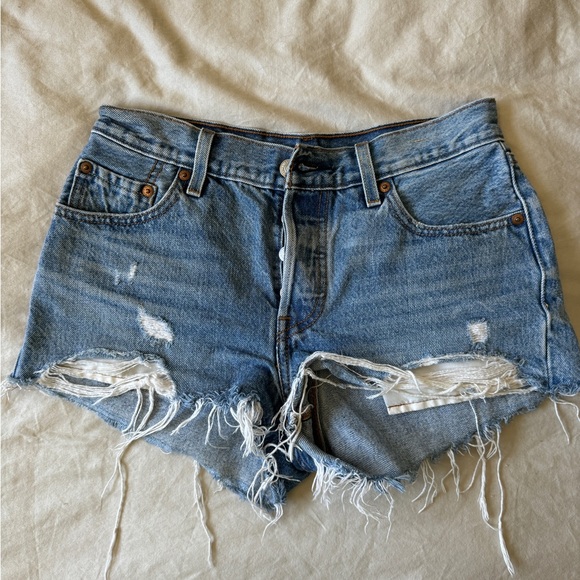 Levis 501 cutoff shorts - Picture 1 of 3